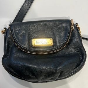 Authentic crossbody bag, used in good condition. ❤️